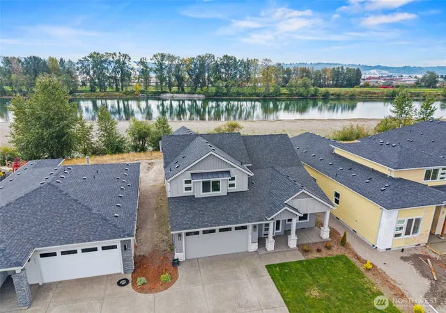 Photo 4 of Single family home for sale at 2162 S River Rd, Kelso, WA 98626 | MLS# NWM2591422 | Listing updated on 2026-10-07