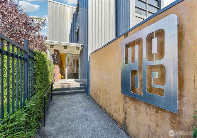 Photo 3 of Condo for sale at 752 Bellevue Ave E #204, Seattle, WA 98102 | MLS# NWM2591426 | Listing updated on 2026-10-12