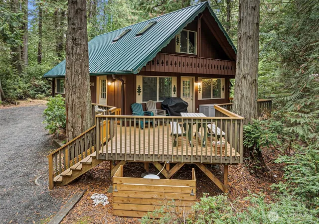 Single family home for sale at 381 E Pointes Dr, Shelton, WA 98584 | MLS# NWM2591438