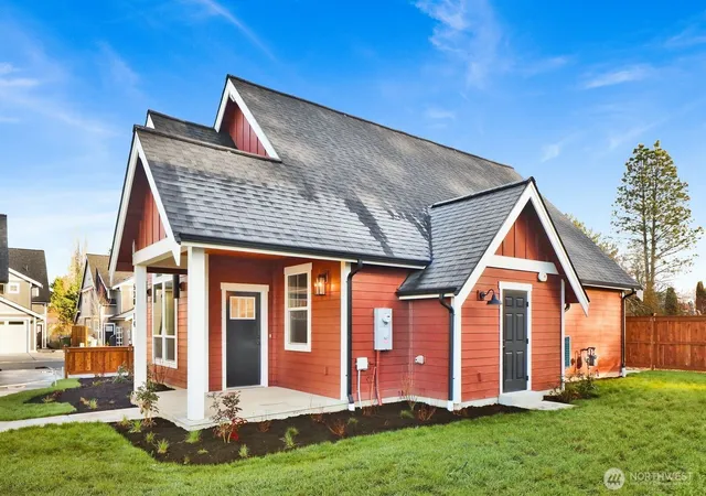 Photo 1 of Single family home for sale at 530 E Sunset Dr #14, Bellingham, WA 98225 | MLS# NWM2591441 | Listing updated on 2026-10-07
