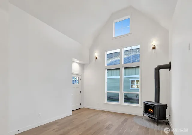 Photo 3 of Single family home for sale at 530 E Sunset Dr #14, Bellingham, WA 98225 | MLS# NWM2591441 | Listing updated on 2026-10-07