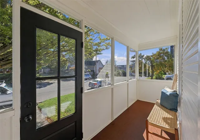 Photo 3 of Single family home for sale at 1515 F St, Bellingham, WA 98225 | MLS# NWM2591442 | Listing updated on 2026-10-29