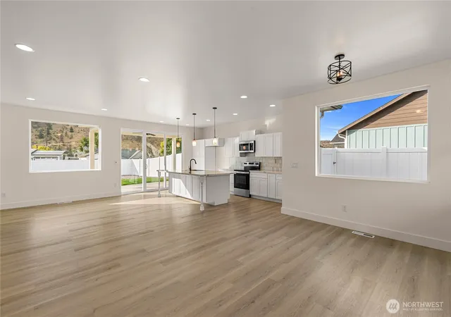 Photo 4 of Single family home for sale at 3890 Stayman Flats Rd, Chelan, WA 98816 | MLS# NWM2591446 | Listing updated on 2026-10-21