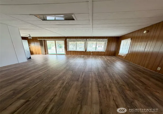 Photo 2 of Manufactured home for sale at 102 194th Street E #9, Spanaway, WA 98387 | MLS# NWM2591454 | Listing updated on 2026-10-09