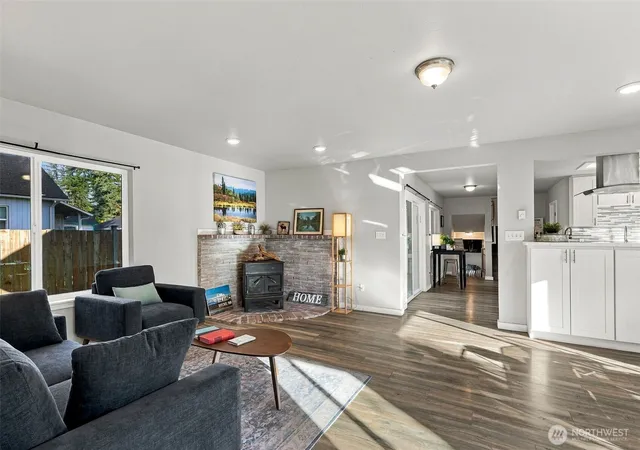 Photo 3 of Single family home for sale at 2431 Monroe Ave, Everett, WA 98203 | MLS# NWM2591455 | Listing updated on 2026-10-07