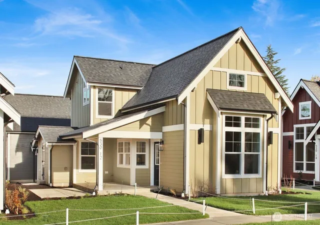 Single family home for sale at 530 E Sunset Dr #12, Bellingham, WA 98225 | MLS# NWM2591461