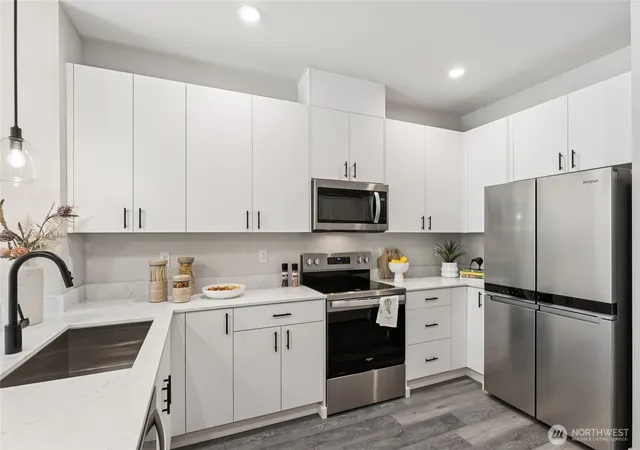 Photo 4 of Sale Pending at 16202 Manor Way #D10, Lynnwood, WA 98087 | MLS# NWM2591467 | Listing updated on 2026-10-07