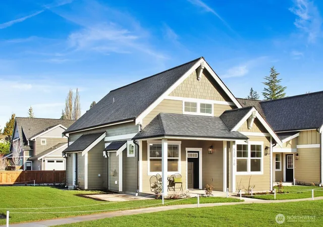 Photo 2 of Single family home for sale at 530 E Sunset Dr #10, Bellingham, WA 98225 | MLS# NWM2591471 | Listing updated on 2026-10-07