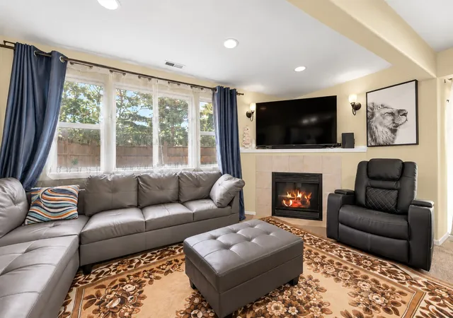 Photo 2 of Townhouse for sale at 1105 9th Avenue #B, Milton, WA 98354 | MLS# NWM2591486 | Listing updated on 2026-10-17