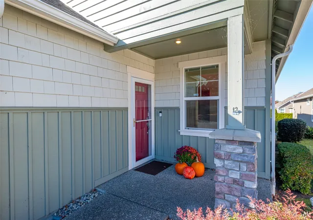 Photo 2 of Single family home for sale at 1649 SW Vanguard St, Oak Harbor, WA 98277 | MLS# NWM2591497 | Listing updated on 2026-10-26