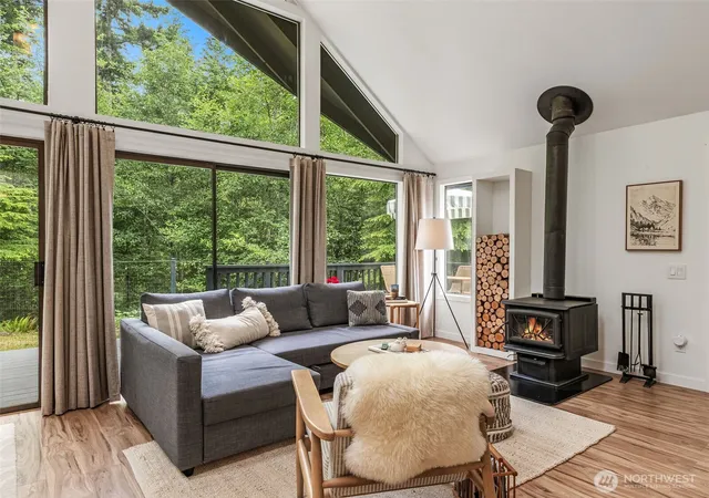Photo 4 of Single family home for sale at 171 Rhododendren Ln, Brinnon, WA 98320 | MLS# NWM2591504 | Listing updated on 2026-10-15