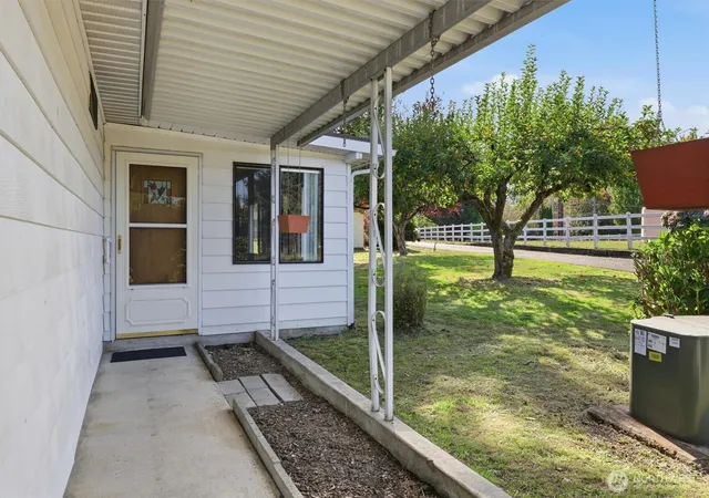Photo 3 of Manufactured home for sale at 15702 Se 128th Street, Renton, WA 98059 | MLS# NWM2591509 | Listing updated on 2026-10-09