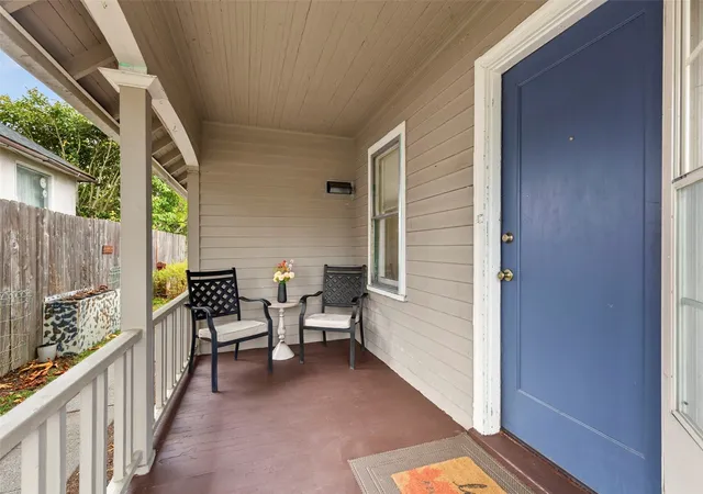Photo 2 of Single family home for sale at 525 Dr Ml King Way, Bremerton, WA 98337 | MLS# NWM2591518 | Listing updated on 2026-10-16