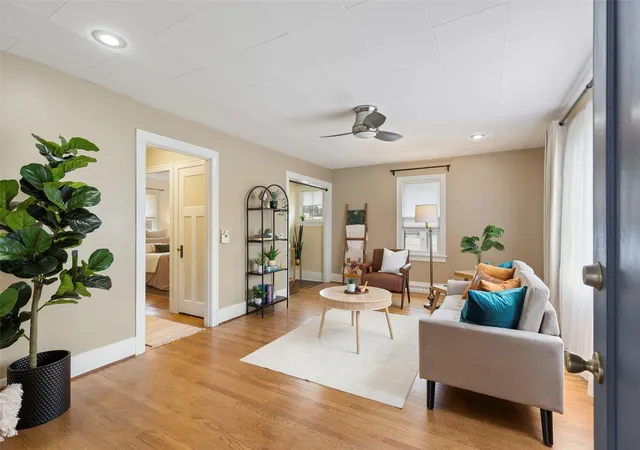 Photo 3 of Single family home for sale at 525 Dr Ml King Way, Bremerton, WA 98337 | MLS# NWM2591518 | Listing updated on 2026-10-16