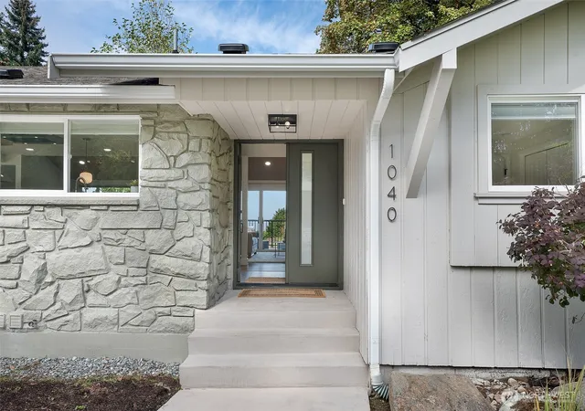 Photo 2 of Single family home for sale at 1040 S 295th Place, Federal Way, WA 98003 | MLS# NWM2591537 | Listing updated on 2026-10-09