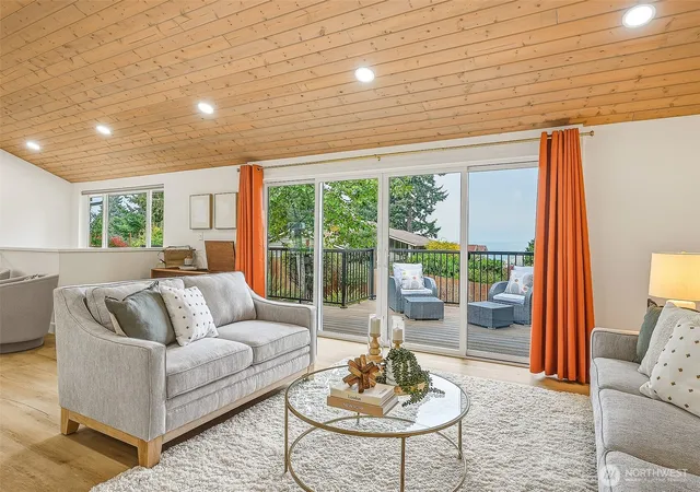 Photo 4 of Single family home for sale at 1040 S 295th Place, Federal Way, WA 98003 | MLS# NWM2591537 | Listing updated on 2026-10-09