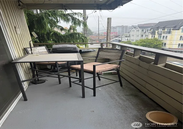 Photo 4 of Condo for sale at 901 5th Avenue N #101, Seattle, WA 98109 | MLS# NWM2591542 | Listing updated on 2026-10-10