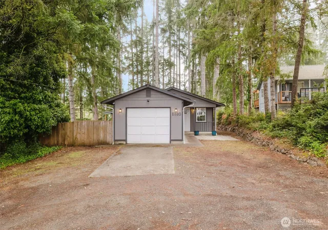 Single family home for sale at 310 E Rd Of Tralee, Shelton, WA 98584 | MLS# NWM2591560