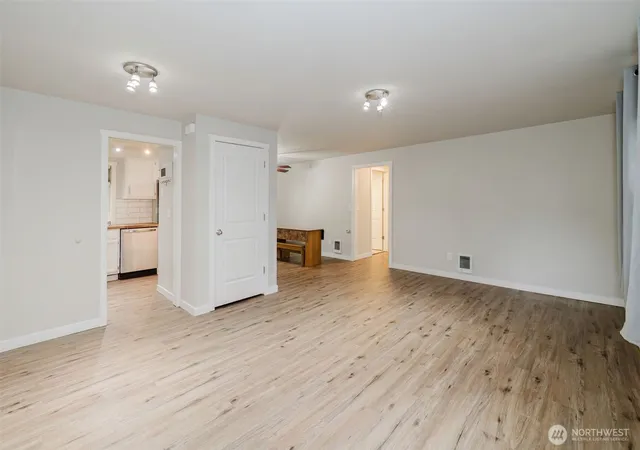 Photo 4 of Single family home for sale at 310 E Rd Of Tralee, Shelton, WA 98584 | MLS# NWM2591560 | Listing updated on 2026-10-09