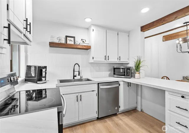 Photo 3 of Condo for sale at 7650 Birch Bay Dr #H1, Blaine, WA 98230 | MLS# NWM2591582 | Listing updated on 2026-10-09