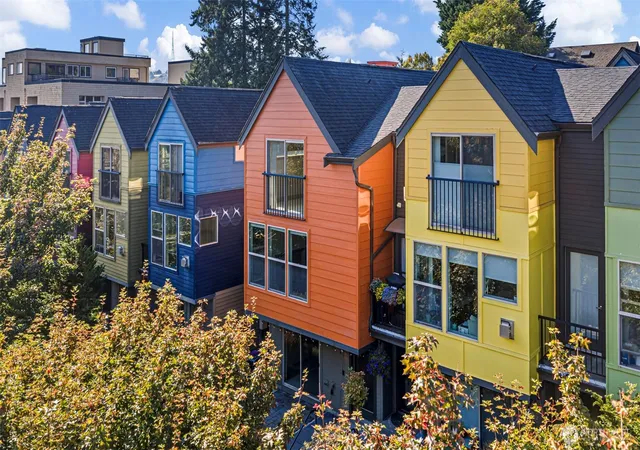 Townhouse for sale at 3461 Meridian Ave N, Seattle, WA 98103 | MLS# NWM2591601
