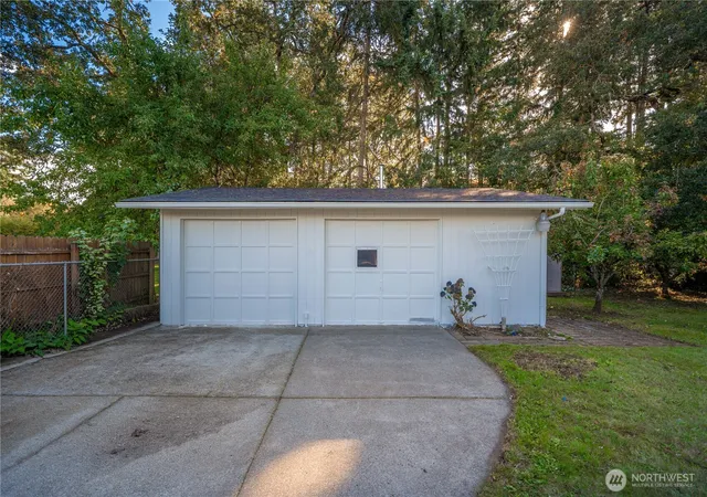 Photo 3 of Single family home for sale at 1008 151st Street E, Tacoma, WA 98445 | MLS# NWM2591602 | Listing updated on 2026-10-10
