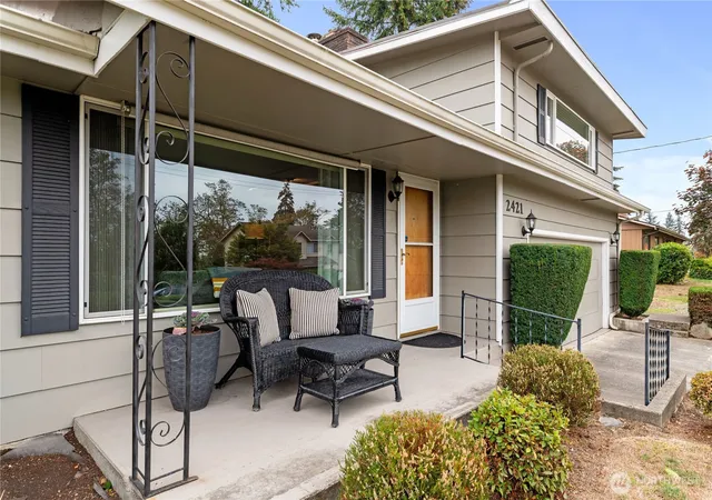 Photo 2 of Single family home for sale at 2421 94th Avenue E, Edgewood, WA 98371 | MLS# NWM2591608 | Listing updated on 2026-10-09