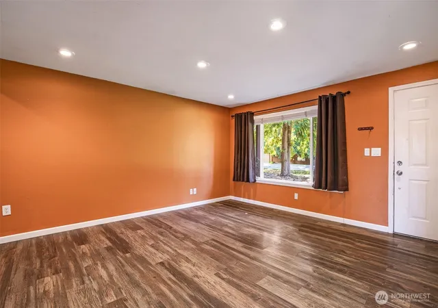 Photo 3 of Single family home for sale at 4501 W Tapps Dr E, Lake Tapps, WA 98391 | MLS# NWM2591613 | Listing updated on 2026-10-10