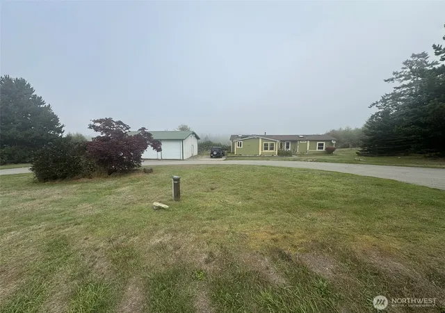 Photo 1 of Manufactured home for sale at 262 Moonstone Pl, Oak Harbor, WA 98277 | MLS# NWM2591616 | Listing updated on 2026-10-08