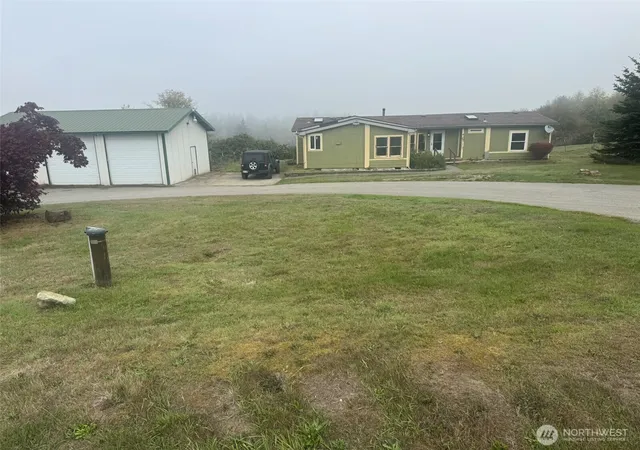 Photo 2 of Manufactured home for sale at 262 Moonstone Pl, Oak Harbor, WA 98277 | MLS# NWM2591616 | Listing updated on 2026-10-08