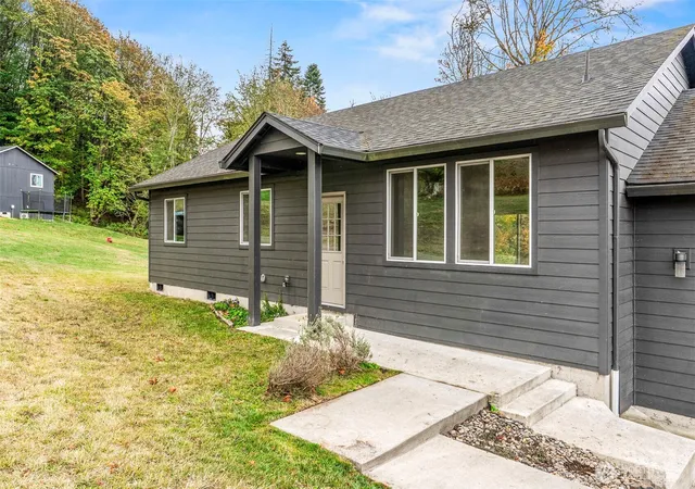 Photo 3 of Single family home for sale at 518 Clark Crk Rd #B, Longview, WA 98632 | MLS# NWM2591625 | Listing updated on 2026-10-19