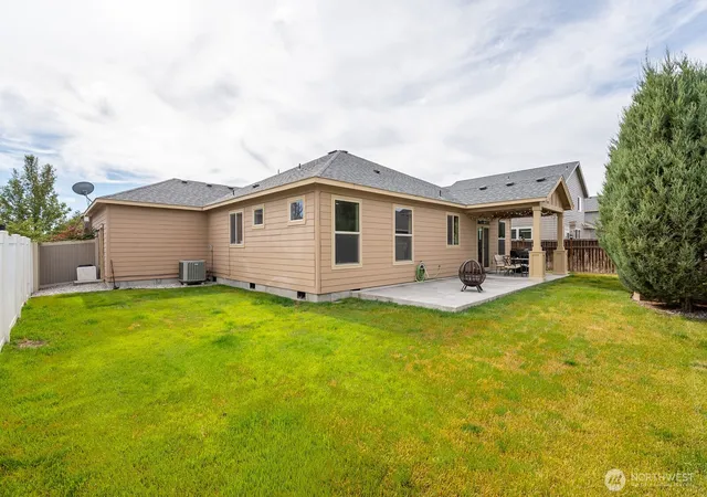 Photo 1 of Single family home for sale at 4708 W Warbler St, Moses Lake, WA 98837 | MLS# NWM2591630 | Listing updated on 2026-10-07