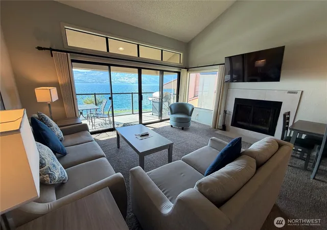 Photo 3 of House for sale at 100 Lake Chelan Shrs Dr #12-6, Chelan, WA 98816 | MLS# NWM2591631 | Listing updated on 2026-10-06