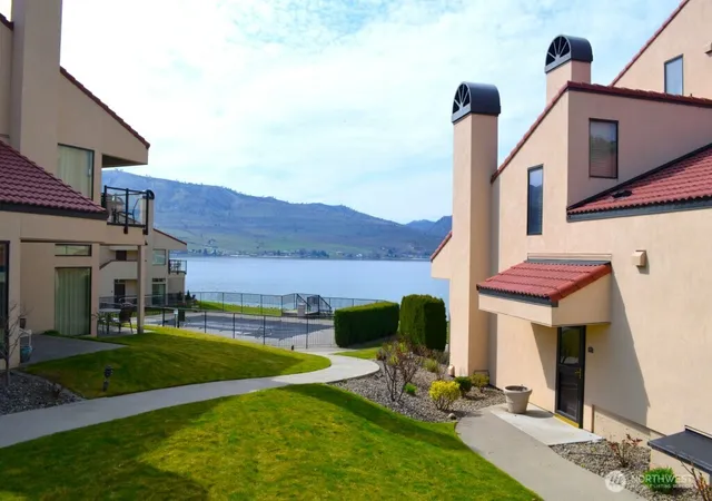 Photo 4 of House for sale at 100 Lake Chelan Shrs Dr #12-6, Chelan, WA 98816 | MLS# NWM2591631 | Listing updated on 2026-10-06