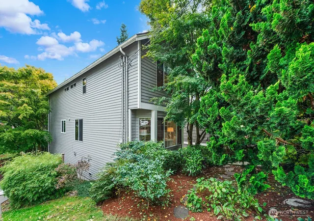 Photo 2 of Single family home for sale at 7548 Ravenna Ave NE, Seattle, WA 98115 | MLS# NWM2591636 | Listing updated on 2026-10-09