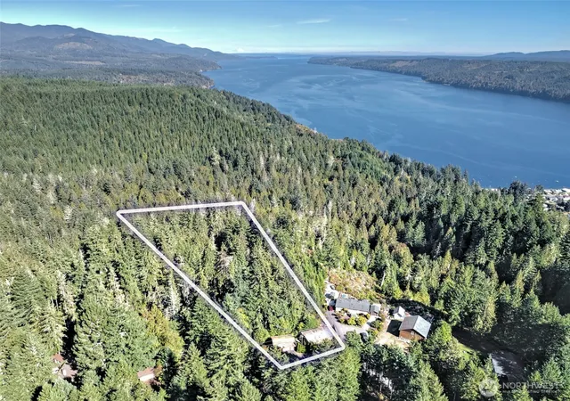Photo 2 of Sale Pending at 140 N Spindrift Dr, Lilliwaup, WA 98555 | MLS# NWM2591639 | Listing updated on 2026-10-15