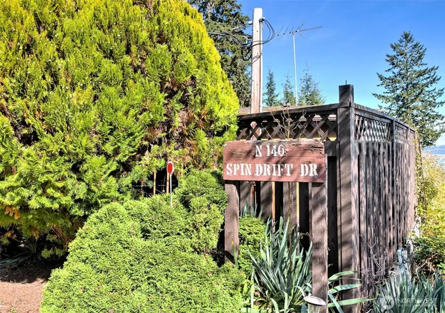 Photo 3 of Sale Pending at 140 N Spindrift Dr, Lilliwaup, WA 98555 | MLS# NWM2591639 | Listing updated on 2026-10-15