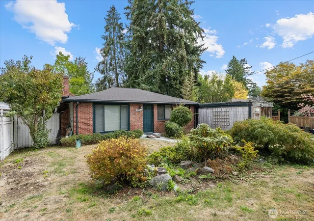 Photo 3 of Single family home for sale at 14714 31st Avenue NE, Shoreline, WA 98155 | MLS# NWM2591651 | Listing updated on 2026-10-09