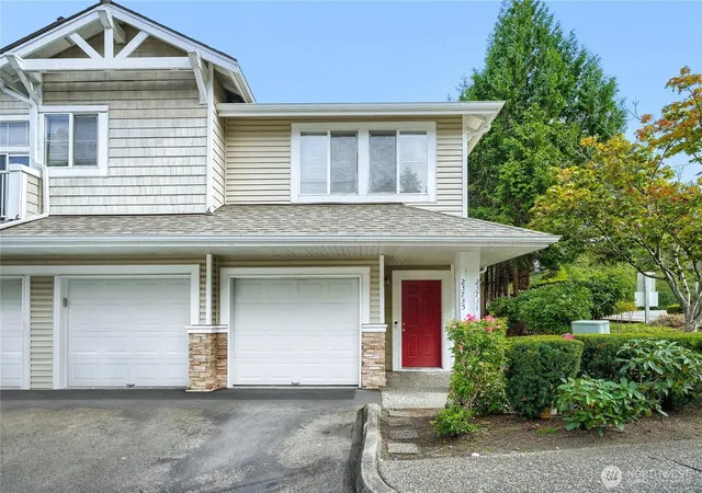 Photo 1 of Sale Pending at 23735 Se Summerhill Ln, Issaquah, WA 98029 | MLS# NWM2591657 | Listing updated on 2026-10-19