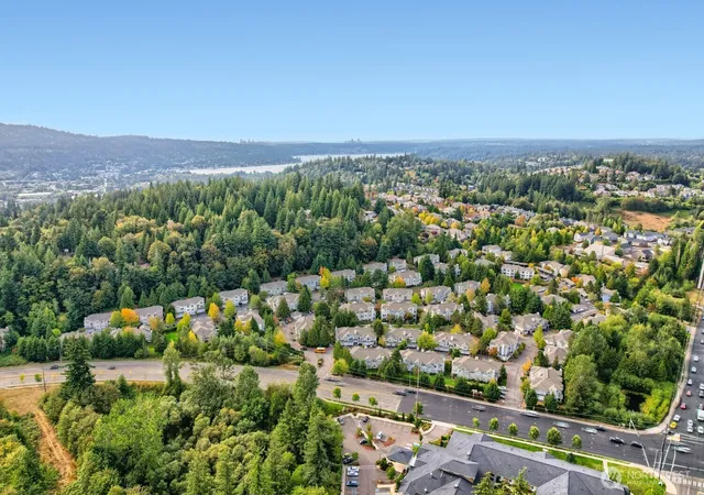 Photo 3 of Sale Pending at 23735 SE Summerhill Ln, Issaquah, WA 98029 | MLS# NWM2591657 | Listing updated on 2026-10-19