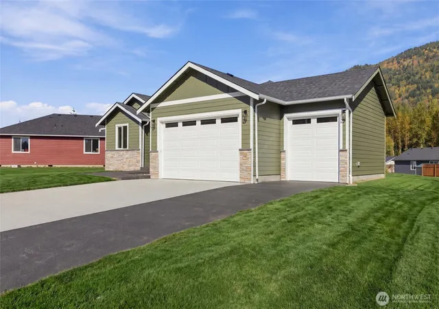 Photo 3 of Single family home for sale at 8262 Gold Run Dr, Maple Falls, WA 98266 | MLS# NWM2591669 | Listing updated on 2026-10-10