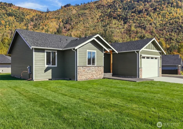 Photo 4 of Single family home for sale at 8262 Gold Run Dr, Maple Falls, WA 98266 | MLS# NWM2591669 | Listing updated on 2026-10-10