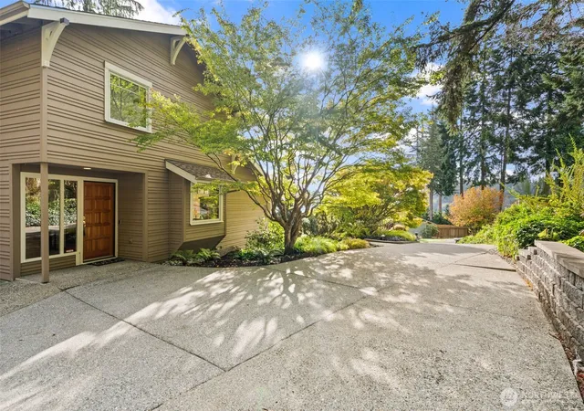 Photo 3 of Single family home for sale at 9796 NE Murden Cvs Dr, Bainbridge Island, WA 98110 | MLS# NWM2591672 | Listing updated on 2026-10-08