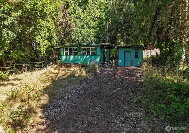 Photo 2 of Sale Pending at 4903 Ravenridge Dr, Freeland, WA 98249 | MLS# NWM2591674 | Listing updated on 2026-10-08
