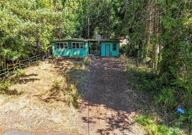 Photo 4 of Sale Pending at 4903 Ravenridge Dr, Freeland, WA 98249 | MLS# NWM2591674 | Listing updated on 2026-10-08