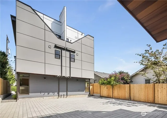 Photo 2 of Townhouse for sale at 6211 A 9th Ave NE, Seattle, WA 98115 | MLS# NWM2591676 | Listing updated on 2026-10-09