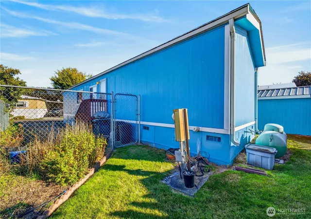 Photo 3 of Manufactured home for sale at 701 S Main #20, Coupeville, WA 98239 | MLS# NWM2591679 | Listing updated on 2026-10-19