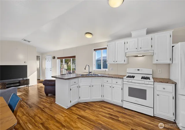 Photo 3 of Manufactured home for sale at 701 S Main #20, Coupeville, WA 98239 | MLS# NWM2591679 | Listing updated on 2026-10-19