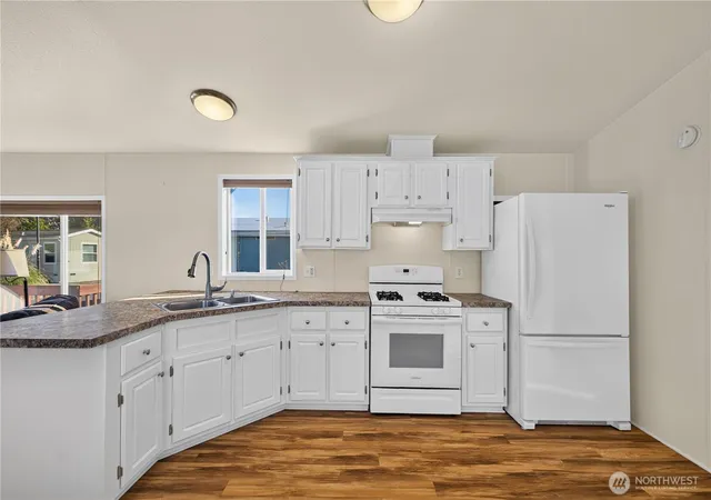 Photo 4 of Manufactured home for sale at 701 S Main #20, Coupeville, WA 98239 | MLS# NWM2591679 | Listing updated on 2026-10-19