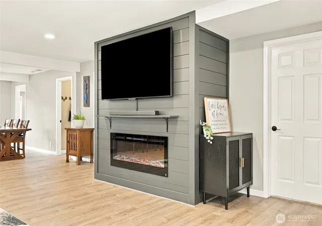 Photo 3 of Single family home for sale at 24 E Beech St, Everett, WA 98203 | MLS# NWM2591680 | Listing updated on 2026-10-13